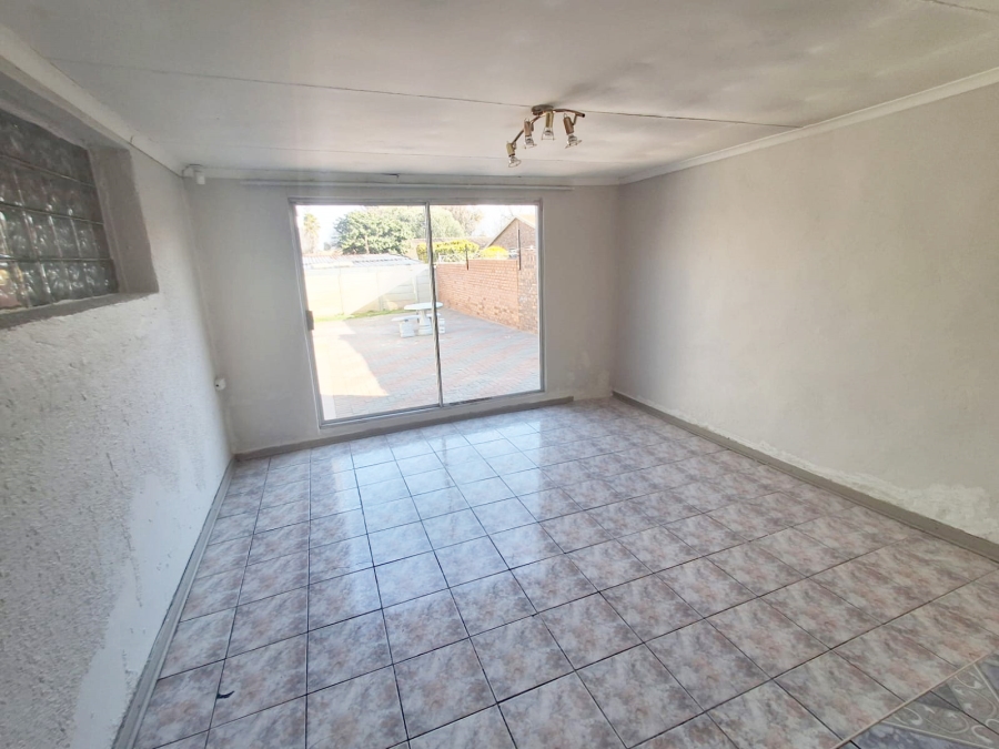 To Let 4 Bedroom Property for Rent in Virginia Free State